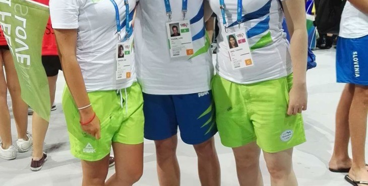 Člani taekwondo ekipe od leve Ana Vornšek, Jure Tozon in trenerka Tamara Ibrić